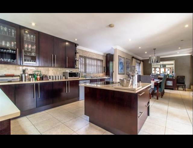 5 BEDROOM HOUSE FOR SALE IN GLENVISTA